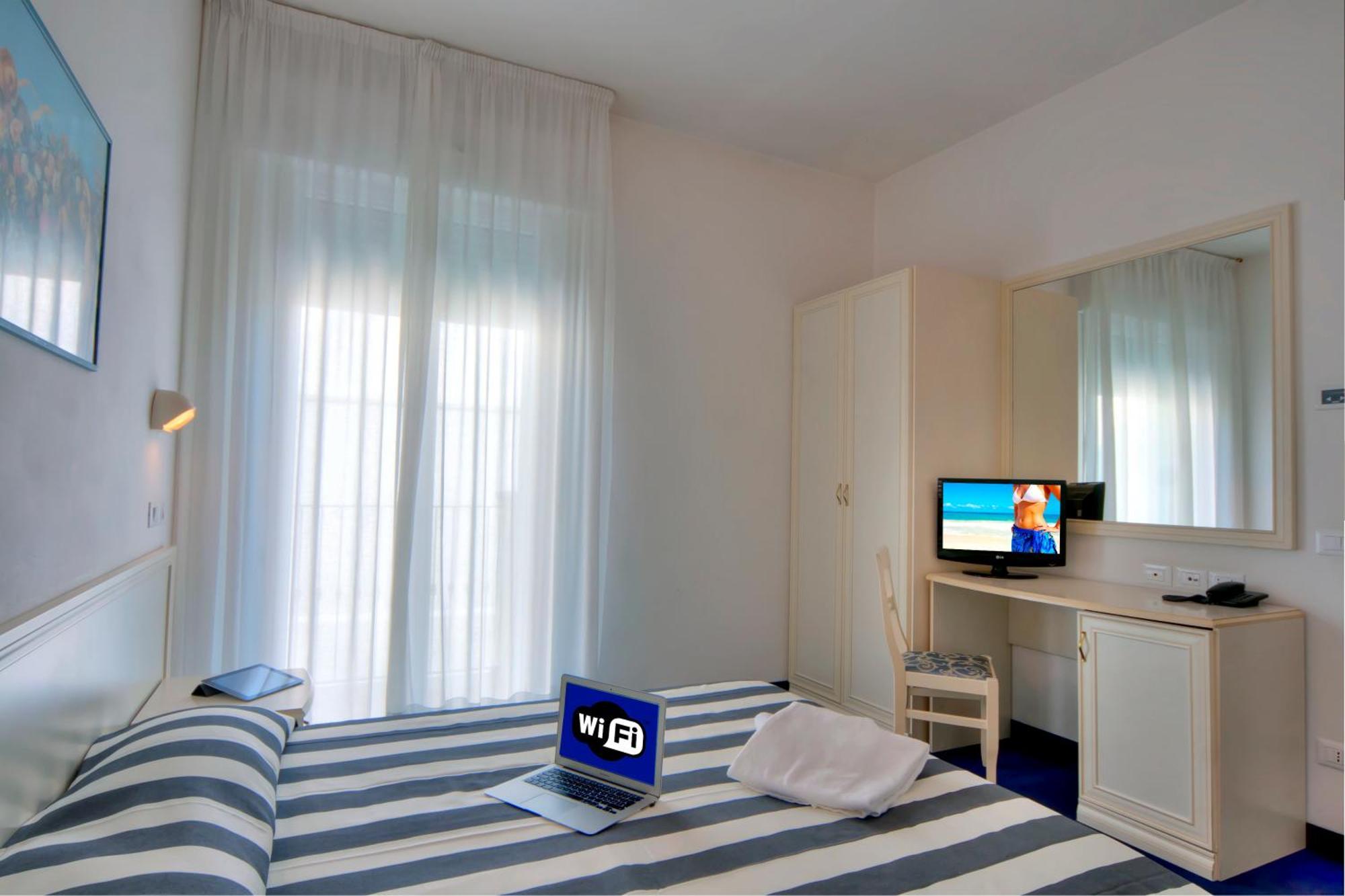 Residence Divina Ріміні Екстер'єр фото