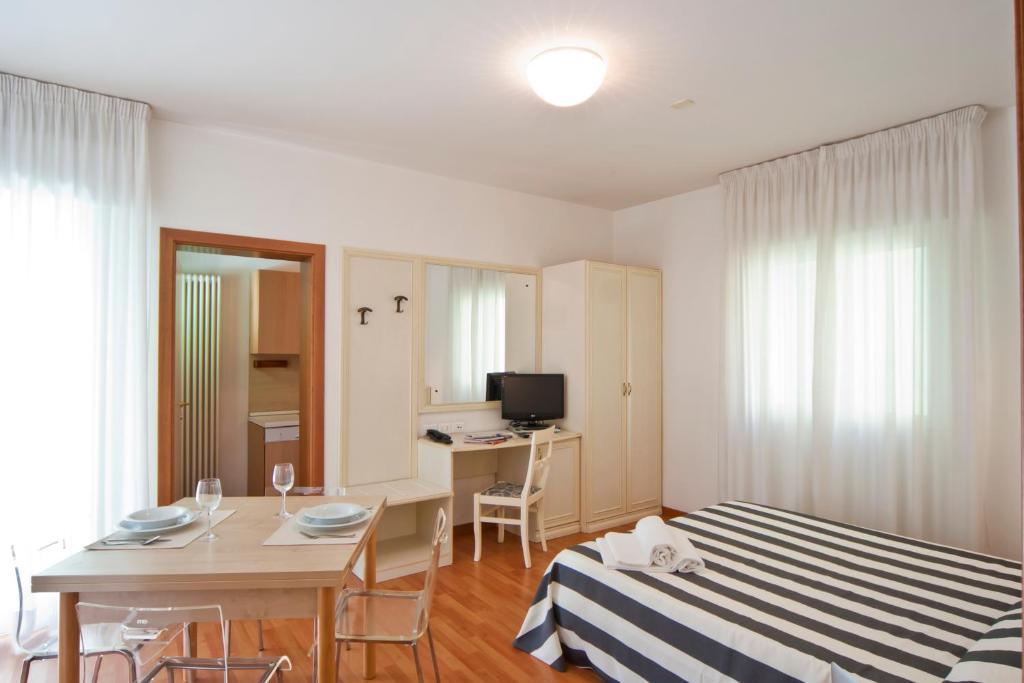 Residence Divina Ріміні Номер фото