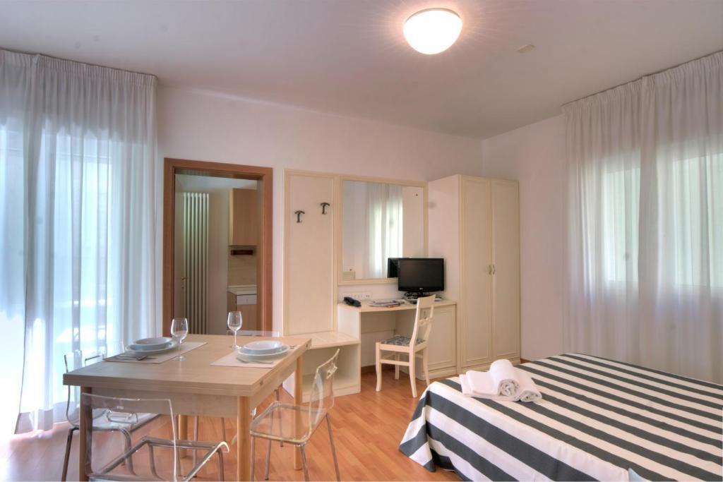 Residence Divina Ріміні Номер фото
