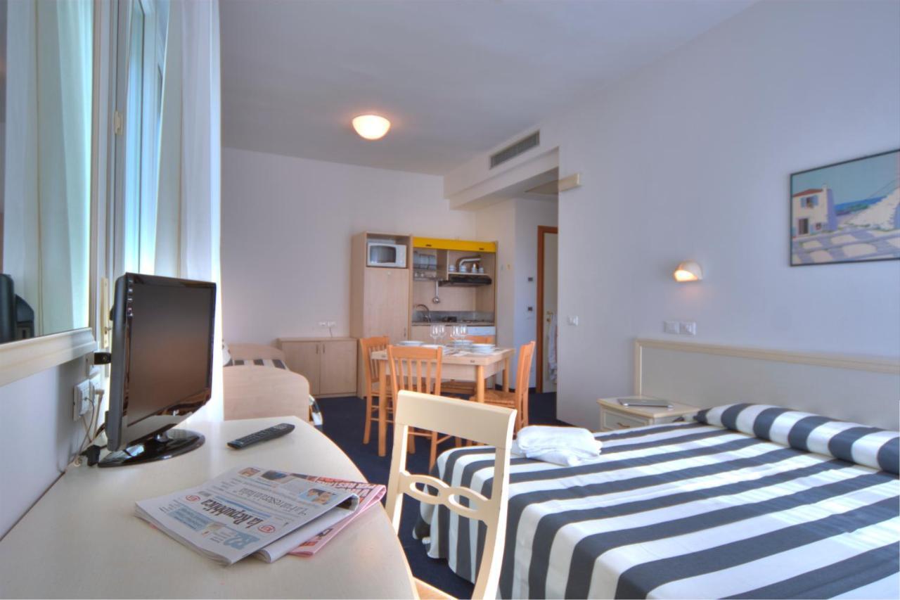 Residence Divina Ріміні Номер фото