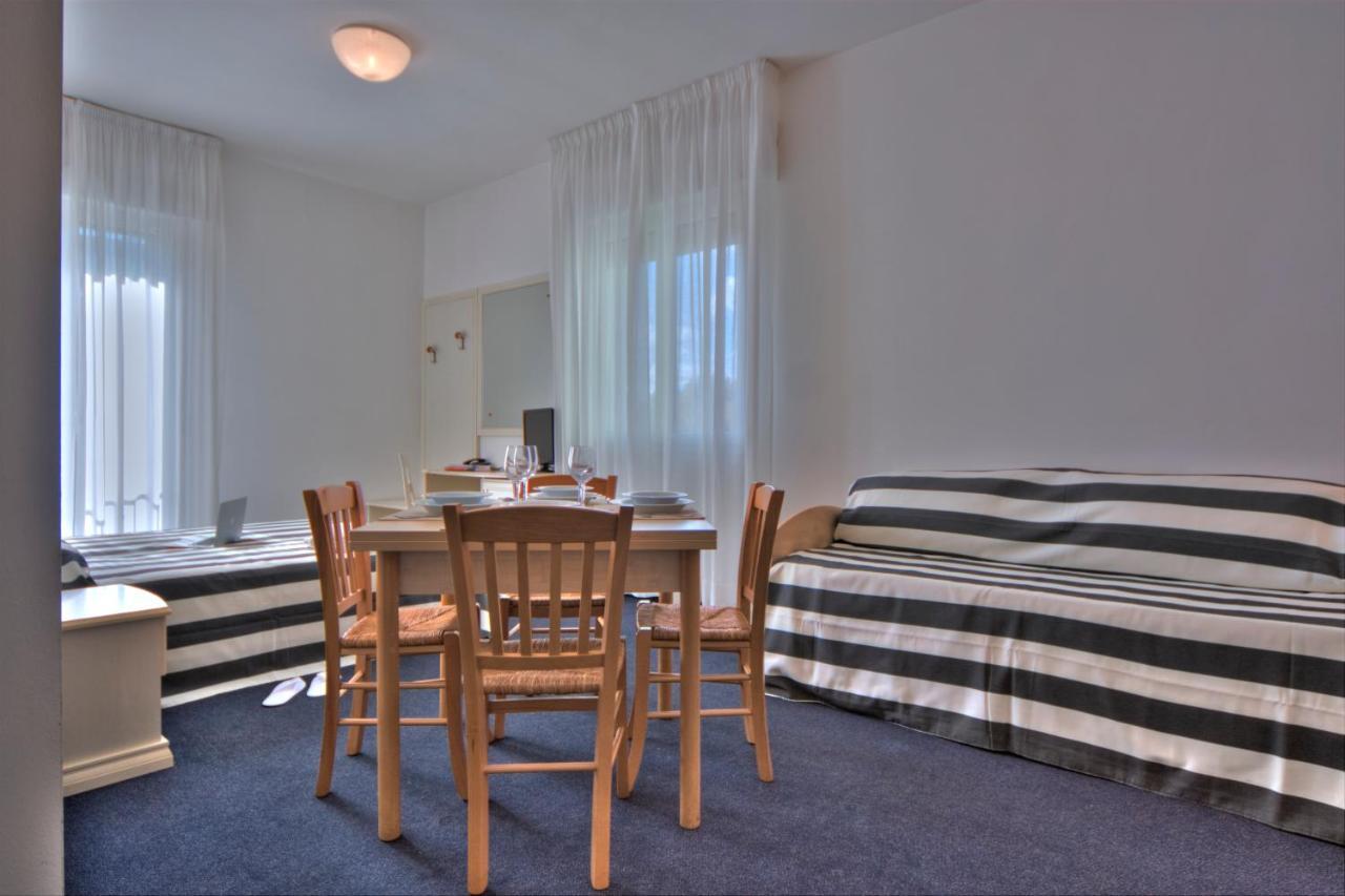 Residence Divina Ріміні Номер фото