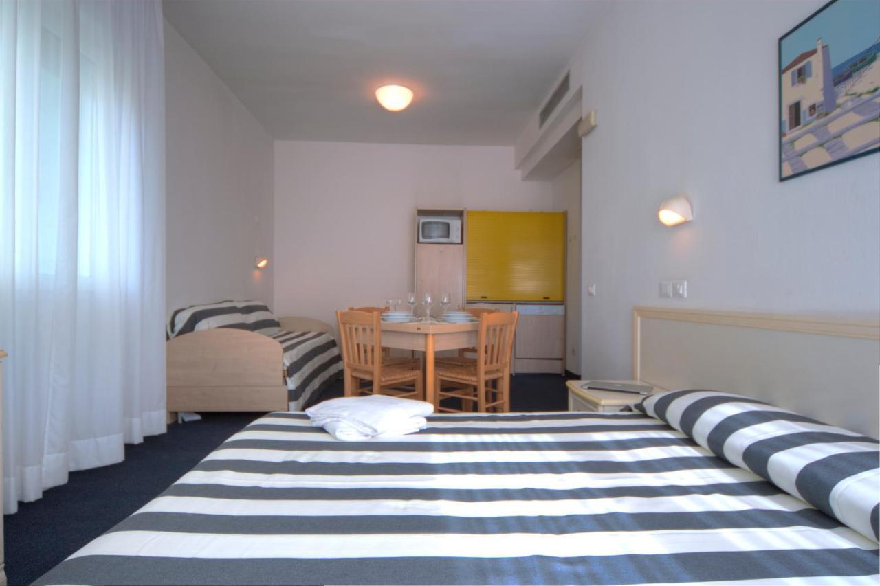 Residence Divina Ріміні Номер фото